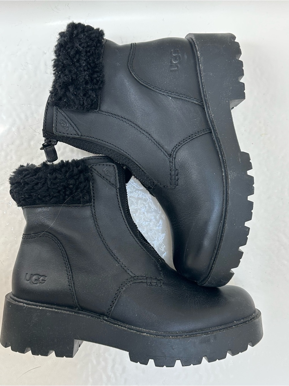 UGG Women’s Czeriesa Black Leather Faux Fur Lined Boots